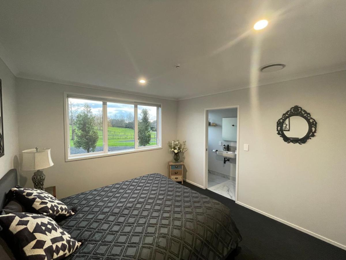 Veld View Bed And Breakfast Tuakau Bagian luar foto