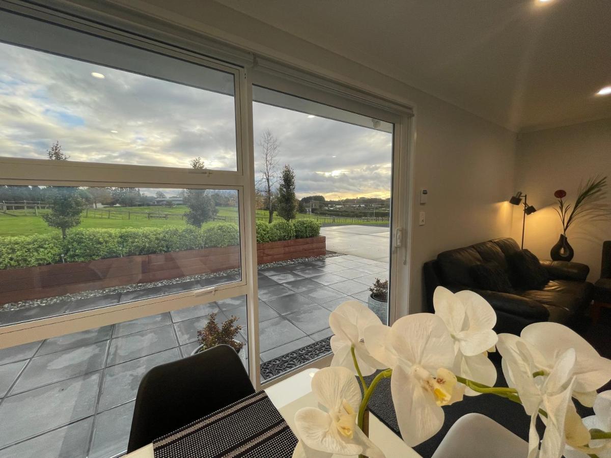 Veld View Bed And Breakfast Tuakau Bagian luar foto