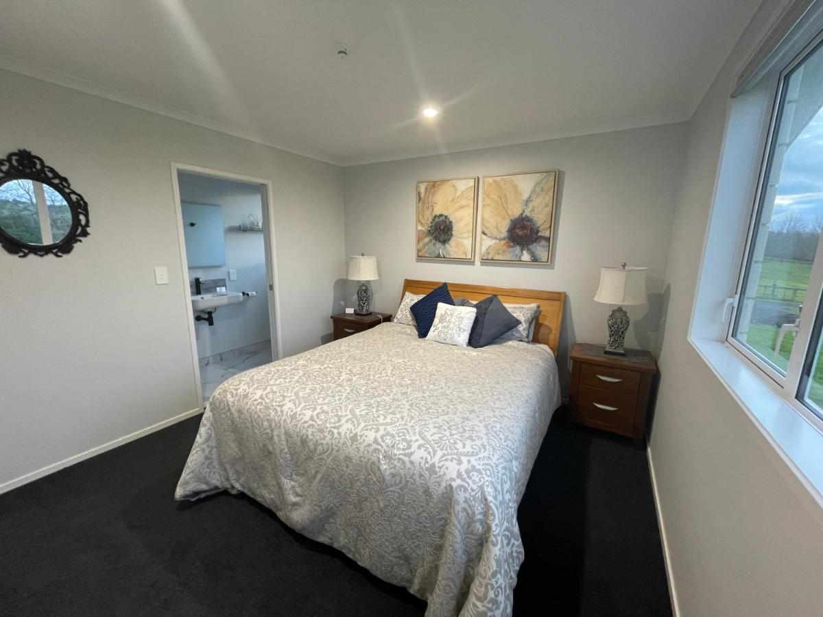 Veld View Bed And Breakfast Tuakau Bagian luar foto